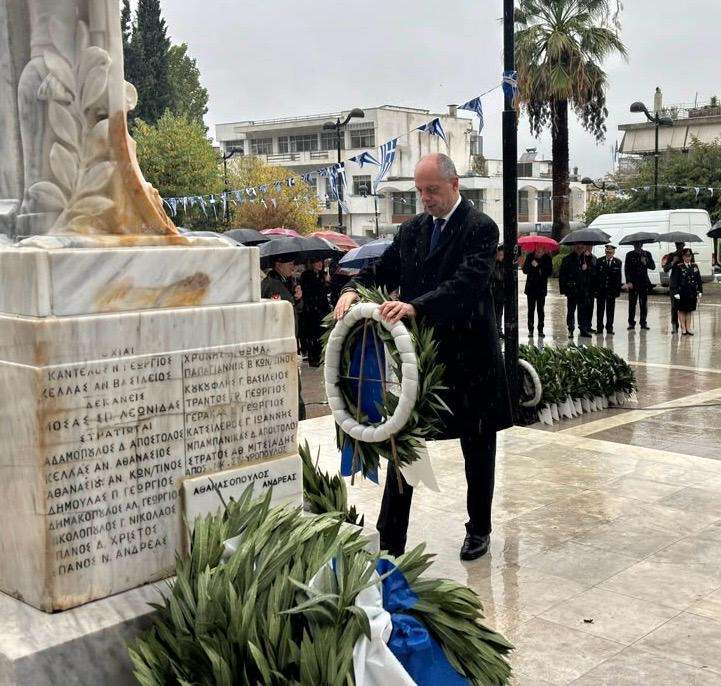 Χρήστος Καπετάνος από τα Φάρσαλα: «Το έπος του 40 είναι πυξίδα για το σήμερα. Η Ελλάδα θέλει σχέσεις καλής γειτονίας, αλλά δεν συγχέει τον διάλογο με την υποχώρηση ούτε την ειρήνη με την αδυναμία»