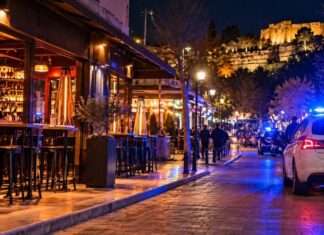 Μαχαίρωσε υπεύθυνο μπαρ στο Φρούριο επειδή τον έβγαλε από το κατάστημα