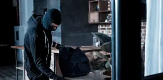 Τον χτυπούσαν με γροθιές για να τον ληστέψουν σε χωριό της Λάρισας