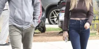 Σπάνια εμφάνιση Λαρισαίου παλαίμαχου ποδοσφαιριστή με τη σύζυγό του, Πόπη στη Γλυφάδα / ΦΩΤΟ LarisaNew.gr - Ειδήσεις από τη Λάρισα και τη Θεσσαλία