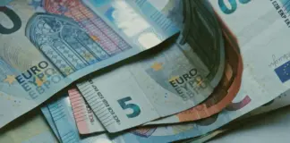 Συνεχίζονται οι πληρωμές από ΕΦΚΑ και ΔΥΠΑ: Ποιοι πάνε ταμείο μέχρι αύριο