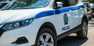 Κλεμμένο ταξί καρφώθηκε σε κολώνα μετά από καταδίωξη, συνελήφθησαν δύο ανήλικοι