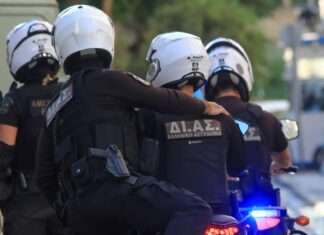Λάρισα: Τους σταμάτησαν για έλεγχο και το έβαλαν στα πόδια – Συνελήφθησαν 46χρονος και 21χρονος