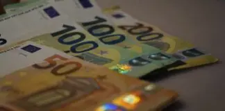 Επίδομα 400 ευρώ: Ποιοι συνταξιούχοι θα το λάβουν – Πότε θα γίνει η πληρωμή
